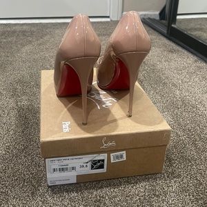Christian Louboutin classic pumps. Style in new very prive 120 patent